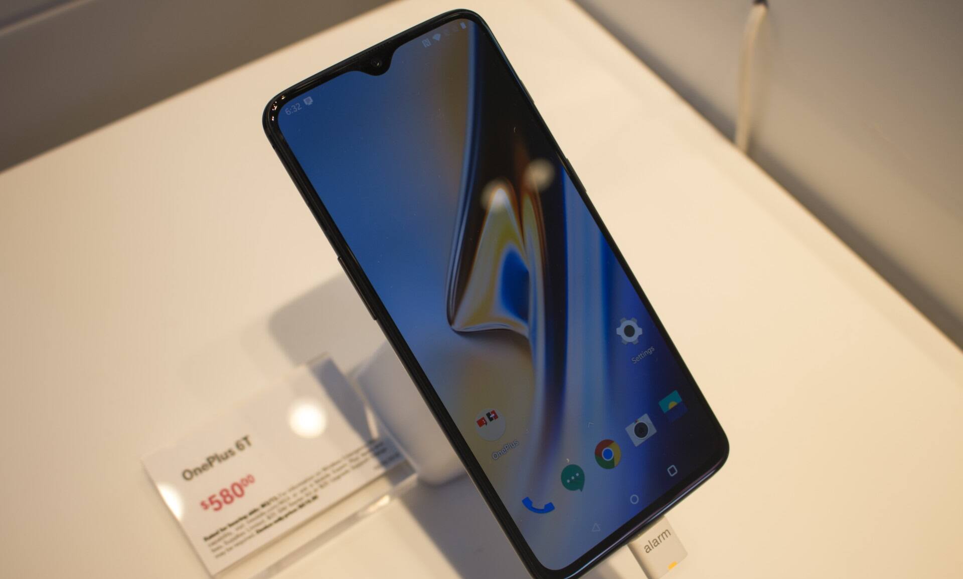 ਸ਼ਿਓਮੀ ਨੇ ਉਡਾਇਆ ਵਨਪਲੱਸ ਦਾ ਮਜ਼ਾਕ,  OnePlus 6T ਦੀ ਕੀਮਤ 'ਚ ਅੱਠ ਪ੍ਰੋਡਕਟ ਦਾ ਬੰਡਲ 