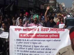 ਅਧਿਆਪਕਾਂ ਨੇ ਮਨਾਈ ਕਾਲੀ ਦਿਵਾਲੀ, ਕੱਢੇ ਰੋਸ ਮਾਰਚ