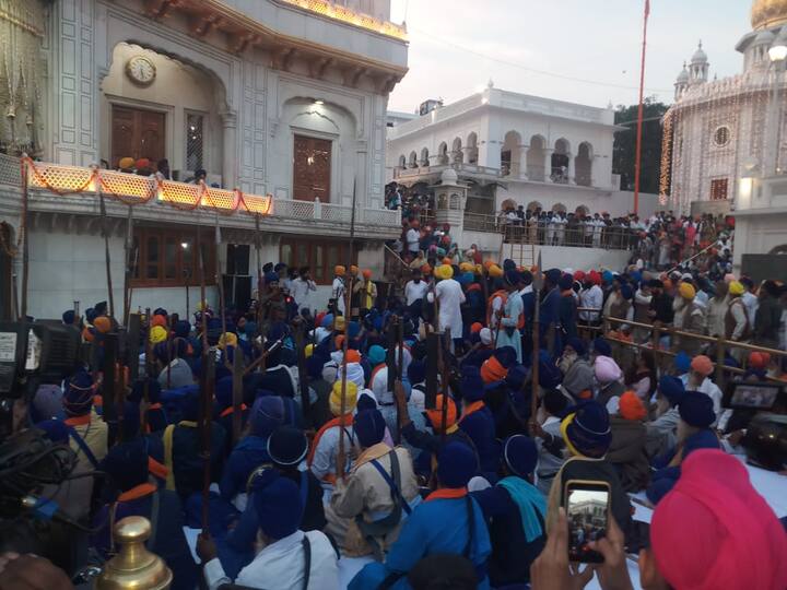 ਬੰਦੀ ਛੋੜ ਦਿਵਸ ਮੌਕੇ ਸ੍ਰੀ ਅਕਾਲ ਤਖ਼ਤ ਸਾਹਿਬ ਦੇ ਨਵੇਂ ਕਾਰਜਕਾਰੀ ਜਥੇਦਾਰ ਗਿਆਨੀ ਹਰਪ੍ਰੀਤ ਸਿੰਘ ਨੂੰ ਤਿੱਖੇ ਵਿਰੋਧ ਦਾ ਸਾਹਮਣਾ ਕਰਨਾ ਪਿਆ ਹੈ। 
