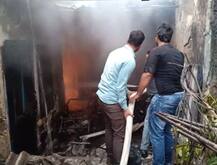 ਗੈਸ ਸਿਲੰਡਰ ਲੀਕ ਹੋਣ ਨਾਲ ਲੱਗੀ ਅੱਗ, ਪੂਰਾ ਘਰ ਸੜ ਕੇ ਸਵਾਹ