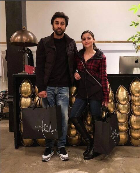 ਇਸ ਤੋਂ ਇਲਾਵਾ ਆਲਿਆ-ਰਣਬੀਰ ਦੇ ਅਫੇਅਰ ਦੇ ਵੀ ਖੂਬ ਚਰਚੇ ਹਨ। ਦੋਨੋਂ ਅਕਸਰ ਹੀ ਈਵੈਂਟਸ ‘ਤੇ ਨਜ਼ਰ ਆਉਂਦੇ ਹਨ।