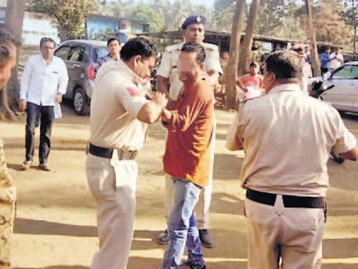 hiv positive drunk man threatens police dont mess with me else i will bite you  ਸ਼ਰਾਬੀ ਨੇ ਪਾਈਆਂ ਪੁਲਿਸ ਨੂੰ ਭਾਜੜਾਂ, ਕਿਹਾ, ਮੈਨੂੰ ਏਡਜ਼, ਹੱਥ ਲਾਇਆ ਤਾਂ ਵੱਢ ਲਵਾਂਗਾ...    