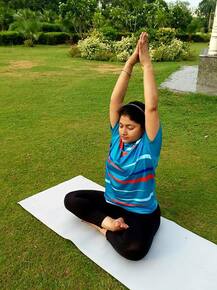 ਇਸ IAS ਅਫ਼ਸਰ ਸਾਹਿਬਾ ਦੀ ਸੋਸ਼ਲ ਮੀਡੀਆ \'ਤੇ ਬੱਲੇ-ਬੱਲੇ, ਮੋਦੀ ਤੋਂ ਲੈ ਕੇ ਸ਼ਾਹਰੁਖ਼ ਤਕ ਸਭ ਪਛਾੜੇ