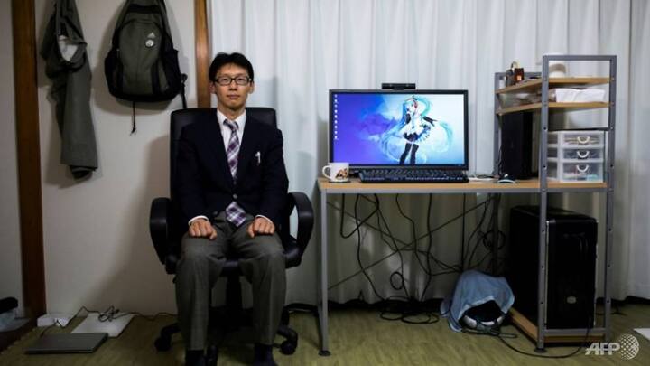 ਮਿਕੂ ਵਾਲੇ ਹੋਲੋਗਰਾਮ ਡਿਵਾਈਸ ਬਣਾਉਣ ਵਾਲੀ ਕੰਪਨੀ ਐਂਡ ਗੇਟਬਾਕਸ ਨੇ ਕੋਂਦੋ ਤੇ ਮਿਕੂ ਦੇ ਵਿਆਹ ਦਾ ਮੈਰਿਜ ਸਰਟੀਫਿਕੇਟ ਵੀ ਜਾਰੀ ਕੀਤਾ ਹੈ।