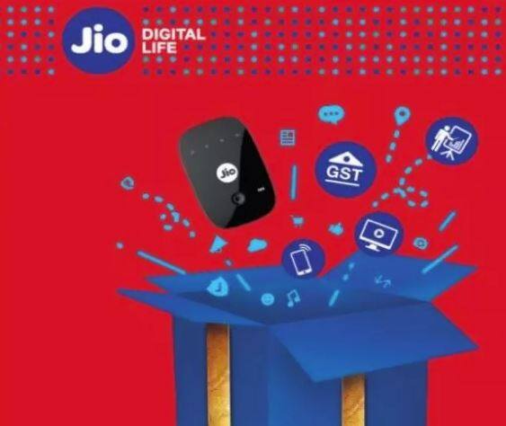 ਰਿਲਾਂਇੰਸ ਜੀਓ 198 ਰੁਪਏ ਦਾ ਪਲਾਨ ਹਰ ਰੋਜ਼ 1.5 ਜੀਬੀ ਡਾਟਾ, ਅਨਲਿਮਟਿਡ ਵਾਈਸ ਕਾਲਿੰਗ ਤੇ 100 ਐਸਐਮਐਸ 28 ਦਿਨਾਂ ਲਈ ਦੇ ਰਿਹਾ ਹੈ।