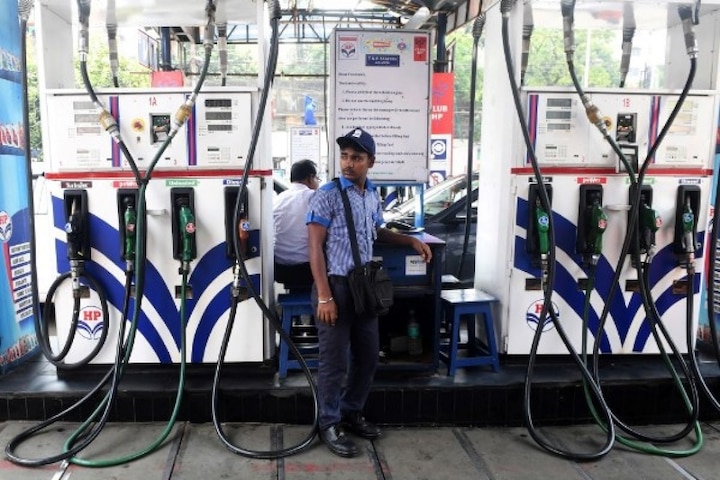 Petrol-diesel prices break record ਪੈਟਰੋਲ-ਡੀਜ਼ਲ ਦੀਆਂ ਕੀਮਤਾਂ ਨੇ ਤੋੜੇ ਰਿਕਾਰਡ