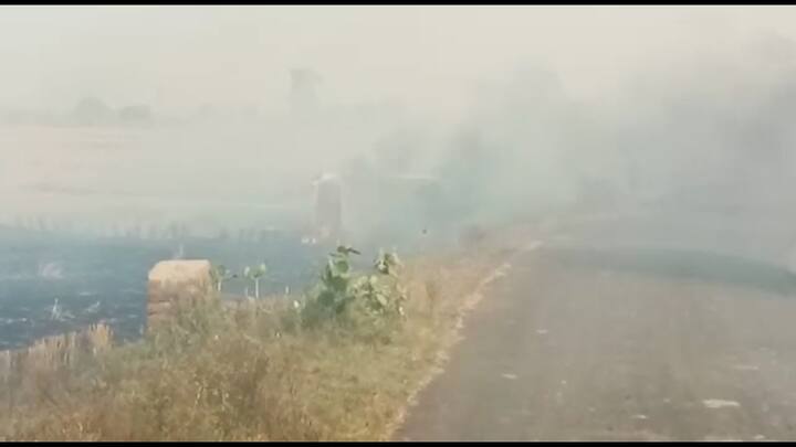 ਅੱਗ ਲੱਗਣ ਤੋਂ ਬਾਅਦ ਗੱਡੀ ਸੜ ਕੇ ਸੁਆਹ ਹੋ ਗਈ।