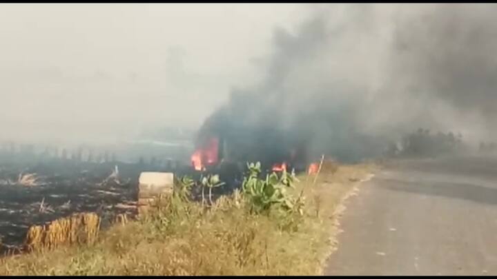 ਕਾਰ ਵਿੱਚ ਕੁੱਲ 4 ਜਣੇ ਸਵਾਰ ਸਨ, ਜਿਨ੍ਹਾਂ ਨੂੰ ਸੁਰੱਖਿਅਤ ਬਾਹਰ ਕੱਢ ਕੇ ਨੇੜਲੇ ਹਸਪਤਾਲ ਵਿੱਚ ਦਾਖ਼ਲ ਕਰਵਾ ਦਿੱਤਾ ਹੈ।