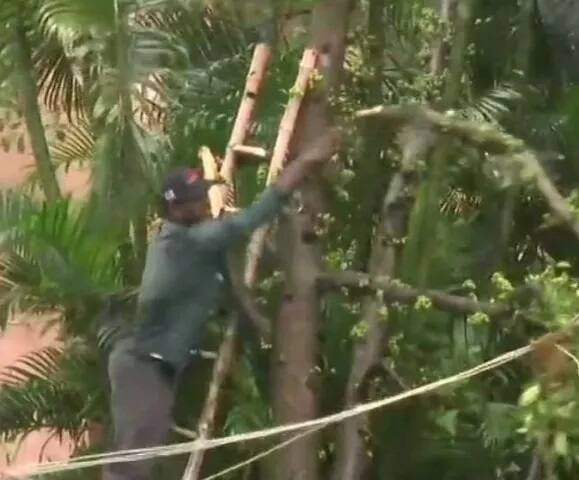 ਸੂਬਾ ਸਰਕਾਰ ਨੇ ਰਾਹਤ ਕੇਂਦਰ ਵਿੱਚ ਲੋਕਾਂ ਦੇ ਖਾਣ-ਪੀਣ ਦੇ ਪੁਖ਼ਤਾ ਪ੍ਰਬੰਧ ਕੀਤੇ ਹਨ। ਲੋਕਾਂ ਦੀ ਬੁਨਿਆਦੀ ਜ਼ਰੂਰਤਾਂ ਦਾ ਪੂਰਾ ਖਿਆਲ ਰੱਖਿਆ ਜਾ ਰਿਹਾ ਹੈ।