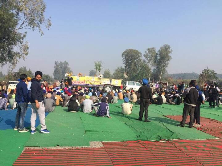 ਗੰਨਾ ਕਿਸਾਨ ਸਰਕਾਰ ਵੱਲ ਬਕਾਇਆ ਰਕਮ ਲੈਣ ਲਈ ਸਰਕਾਰ ਦਾ ਵਿਰੋਧ ਕਰ ਰਹੇ ਹਨ।