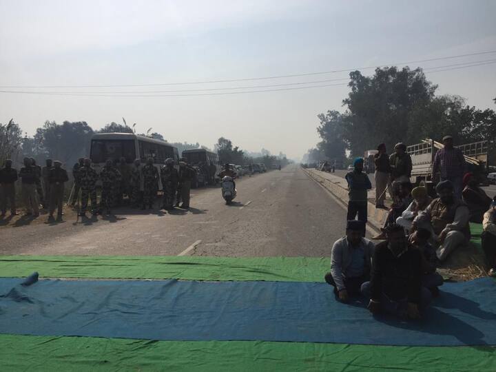 ਮੋਦੀ ਸਰਕਾਰ ਵੀ ਕਿਸਾਨਾਂ ਦੇ ਮਸਲਿਆਂ ’ਤੇ ਫੇਲ੍ਹ ਹੈ। ਉਨ੍ਹਾਂ ਕਿਹਾ ਕਿ ਸਰਕਾਰ ਮੰਗਾਂ ਨਾ ਮੰਨ ਕੇ ਖੁਦ ਕਿਸਾਨਾਂ ਨੂੰ ਧਰਨਾ ਲਾਉਣ ਲਈ ਮਜਬੂਰ ਕਰ ਰਹੀ ਹੈ