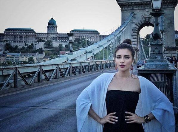 ਟੀਵੀ ਅਦਾਕਾਰਾ ਸ਼ਮਾ ਸਿੰਕਦਰ ਆਪਣੀ ਖ਼ੂਬਸੂਰਤੀ ਦੇ ਨਾਲ-ਨਾਲ ਆਪਣੀ ਫਿੱਟਨੈਸ ਦਾ ਵੀ ਖ਼ਾਸ ਖਿਆਲ ਰੱਖਦੀ ਹੈ। ਉਸ ਨੂੰ ਆਪਣੇ ਆਪ ਨੂੰ ਫਿੱਟ ਰੱਖਣ ਲਈ ਜਿੰਮ ‘ਚ ਖ਼ੂਬ ਪਸੀਨਾ ਵਹਾਉਣਾ ਪੈਂਦਾ ਹੈ।