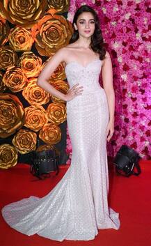 ਲਕਸ ਗੋਲਡਨ ਐਵਾਰਡਸ \'ਚ ਸਿਤਾਰਿਆਂ ਦਾ ਜਲਵਾ, ਵੇਖੋ ਖੂਬਸੂਰਤ ਤਸਵੀਰਾਂ