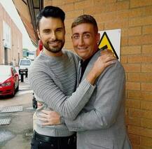 ਪ੍ਰਸਿੱਧ ਗਾਇਕ ਮੈਲੋਨੀ ਨੂੰ ਲਾਏ ਗਏ ਸੀ ਬਿਜਲੀ ਦੇ ਝਟਕੇ