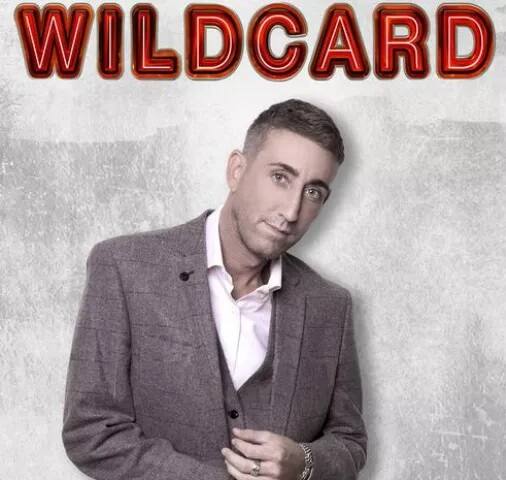 ਇਸ ਥੈਰੇਪੀ ਬਾਰੇ ਕ੍ਰਿਸ ਨੇ ਕਿਹਾ ਕਿ ਇਹ ਸਮਾਰਟ ਟੀਐਮਐਸ ਹੈ ਜਿਸ ਜ਼ਰੀਏ ਦਿਮਾਗ ਨੂੰ ਮੈਗਨੈਟਿਕ ਪਲਸ ਰਾਹੀਂ ਬਿਜਲੀ ਦੇ ਝਟਕੇ ਦਿੱਤੇ ਜਾਂਦੇ ਹਨ। ਅਜਿਹਾ ਕਰਨ ਲਈ ਦਿਮਾਗ ਦੇ ਸੱਜੇ ਪਾਸੇ ਹੋ ਰਹੀਆਂ ਸਾਰੀਆਂ ਕਿਰਿਆਵਾਂ ਨੂੰ ਘਟਾ ਦਿੱਤਾ ਜਾਂਦਾ ਹੈ। ਤਣਾਓ ਦਿਮਾਗ ਦੇ ਇਸੇ ਹਿੱਸੇ ਵਿੱਚ ਪੈਦਾ ਹੁੰਦਾ ਹੈ।