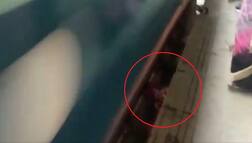 ਰੇਲ ਲਾਈਨਾਂ 'ਤੇ ਡਿੱਗੀ ਬੱਚੀ ਉੱਪਰੋਂ ਗੁਜ਼ਰੀ ਟਰੇਨ, ਪਰ ਹੋਇਆ ਚਮਤਕਾਰ, ਦੇਖੋ ਵੀਡੀਓ