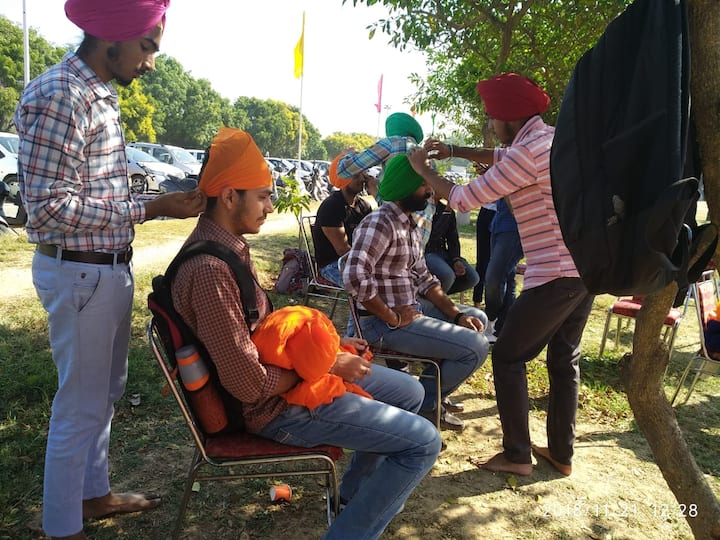 ਇਸ ਮੌਕੇ ਸੈਲਫੀ ਵਿਦ ਦਸਤਾਰ ਸਭ ਦੇ ਖਿੱਚ ਦਾ ਕੇਂਦਰ ਬਣੀ। ਵੇਖੋ ਤਸਵੀਰਾਂ-