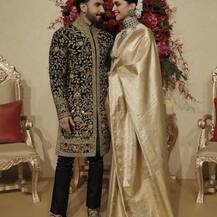 ਮਾਂ ਵੱਲੋਂ ਦਿੱਤੀ ਸਾੜੀ ਪਾ ਰਿਸੈਪਸ਼ਨ ’ਚ ਪੁੱਜੀ ਦੀਪਿਕਾ, ਵੇਖੋ ਰਣਵੀਰ ਦਾ ‘ਰੌਇਲ’ ਲੁਕ