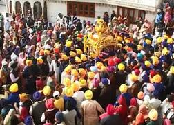 ਗੁਰਪੁਰਬ ਮੌਕੇ ਅਲੌਕਿਕ ਰੰਗ 'ਚ ਰੰਗਿਆ ਅੰਮ੍ਰਿਤਸਰ