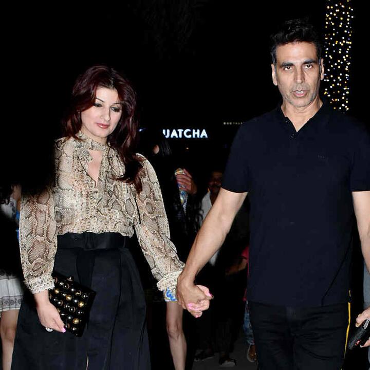 ਖਿਲਾੜੀ ਕੁਮਾਰ ਦੀ ਵਾਈਫ ਟਵਿੰਕਲ ਖੰਨਾ ਡਿਨਰ ਤੋਂ ਬਾਅਦ ਲਾਈਟ ਮੂਡ ‘ਚ ਨਜ਼ਰ ਆਈ। ਉਹ ਆਪਣੇ ਦੋਸਤਾਂ ਨਾਲ ਖੂਬ ਹਸੀ ਮਜ਼ਾਕ ਕਰਦੀ ਨਜ਼ਰ ਆਈ।