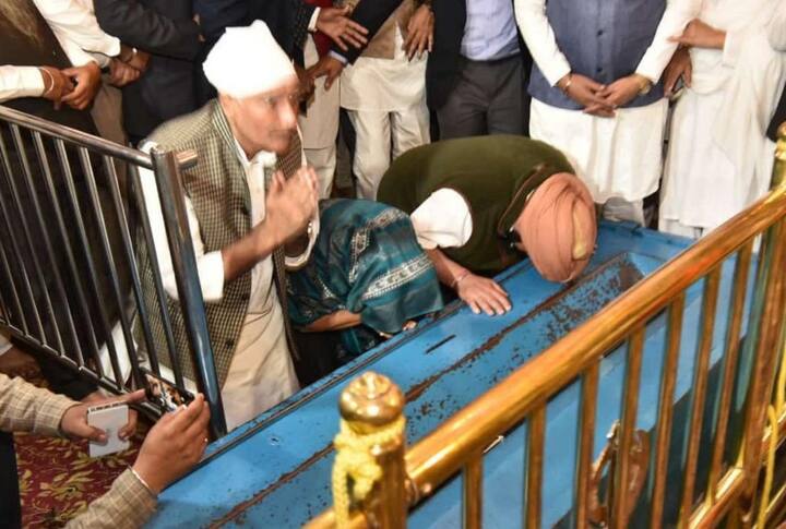 ਇਸ ਮੌਕੇ ਸਾਬਕਾ ਪ੍ਰਧਾਨ ਮੰਤਰੀ ਡਾ. ਮਨਮੋਹਨ ਸਿੰਘ, ਪੰਜਾਬ ਦੇ ਰਾਜਪਾਲ ਵੀਪੀ ਸਿੰਘ ਬਦਨੌਰ, ਕੁੱਲ ਹਿੰਦ ਕਾਂਗਰਸ ਕਮੇਟੀ ਦੀ ਸਕੱਤਰ ਆਸ਼ਾ ਕੁਮਾਰੀ ਤੇ ਪੰਜਾਬ ਕਾਂਗਰਸ ਦੇ ਪ੍ਰਧਾਨ ਸੁਨੀਲ ਜਾਖੜ ਵੀ ਹਾਜ਼ਰ ਸਨ।