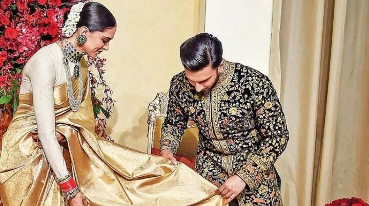 ਦੀਪਿਕਾ ਦੇ ਨਾਲ ਰਣਵੀਰ ਦੀ ਲੁੱਕ ਦੀ ਵੀ ਖੂਬ ਤਾਰੀਫ ਹੋ ਰਹੀ ਹੈ। ਦੀਪਿਕਾ-ਰਣਵੀਰ ਦੇ ਵਿਆਹ ਦੀ ਦੋ ਪਾਰਟੀਆਂ ਅਜੇ ਹੋਰ ਹੋਣੀਆਂ ਹਨ ਜੋ ਮੁੰਬਈ ‘ਚ ਹੀ ਹੋਣਗੀਆਂ ਅਤੇ ਇਹ 28 ਨਵੰਬਰ ਅਤੇ ਪਹਿਲੀ ਦਸੰਬਰ ਨੂੰ ਹੋਣਗੀਆਂ।