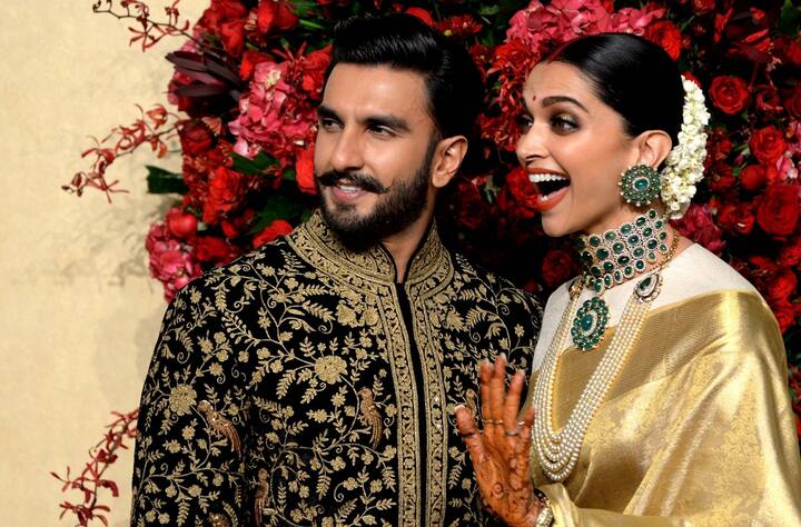 ਇਨ੍ਹਾਂ ਦੀ ਕੀਮਤ 2-3 ਲੱਖ ਦੱਸੀ ਜਾ ਰਹੀ ਹੈ। ਜਿਸ ਦਾ ਸਟੌਕ ਖ਼ਤਮ ਹੋ ਚੁੱਕਿਆ ਹੈ ਅਤੇ ਫੈਨਸ ਹੋਰ ਸਟੌਕ ਦਾ ਇੰਤਜ਼ਾਰ ਕਰ ਰਹੇ ਹਨ।