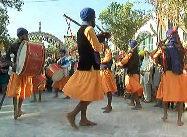 ਨਗਰ ਕੀਰਤਨ ਦੇ ਸਵਾਗਤ ਲਈ ਸੰਗਤਾਂ ਵੱਲੋਂ ਸਵਾਗਤੀ ਗੇਟ ਤੇ ਥਾਂ-ਥਾਂ ਲੰਗਰ ਲਾਏ ਗਏ। 