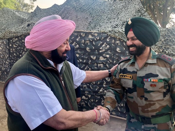 ਇੱਥੇ ਪੁੱਜਣ ਤੋਂ ਪਹਿਲਾਂ ਕੈਪਟਨ ਅਮਰਿੰਦਰ ਸਿੰਘ ਨੇ ਆਰਮੀ ਬੇਸ ਕੈਂਪ ਦਾ ਦੌਰਾ ਕੀਤਾ ਤੇ ਜਵਾਨਾਂ ਨਾਲ ਮੁਲਾਕਾਤ ਕੀਤੀ।