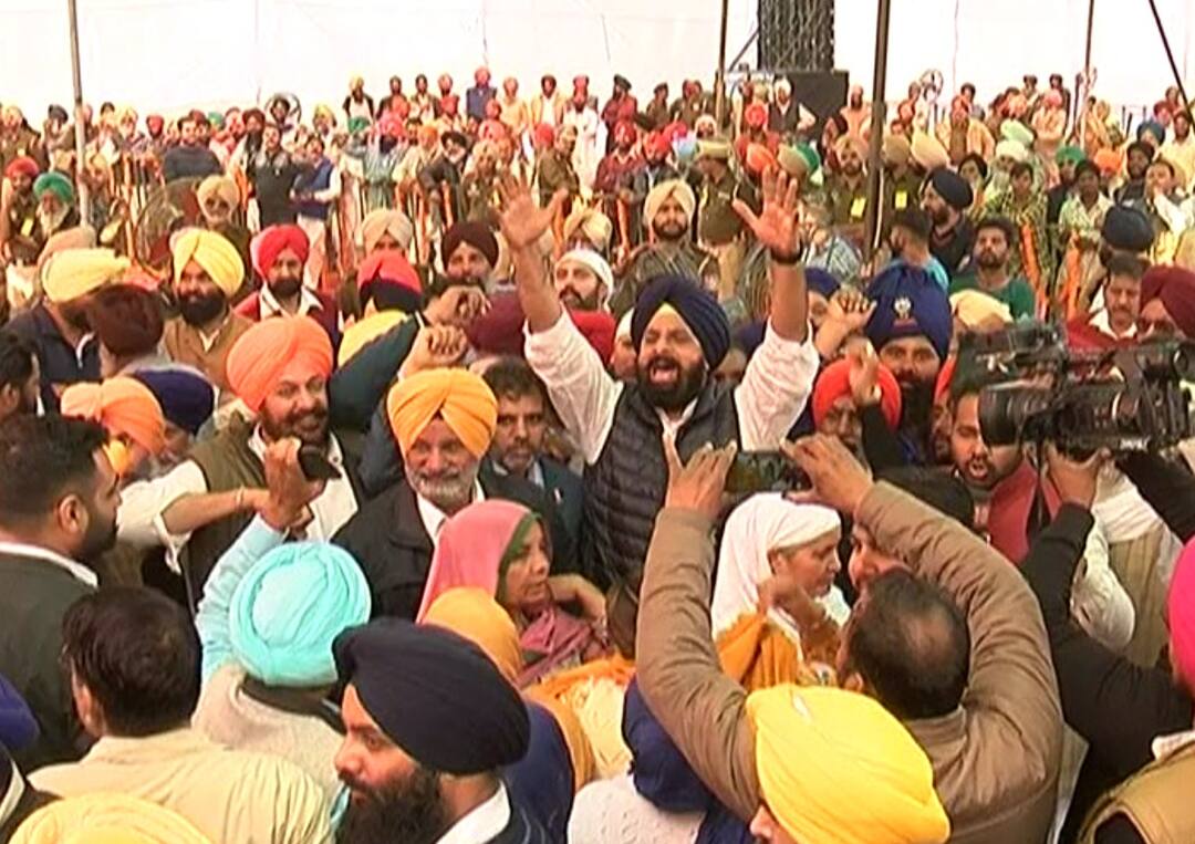 ਜਾਖੜ ਨੇ ਛੇੜਿਆ ਨਸ਼ੇ ਦਾ ਮੁੱਦਾ, ਭੜਕੇ ਮਜੀਠੀਆ, ਅਕਾਲੀ ਦਲ ਦਾ ਵਾਕਆਊਟ bikram majithiya protested against sunil jakhar on his statement about drugs ਜਾਖੜ ਨੇ ਛੇੜਿਆ ਨਸ਼ੇ ਦਾ ਮੁੱਦਾ, ਭੜਕੇ ਮਜੀਠੀਆ, ਅਕਾਲੀ ਦਲ ਦਾ ਵਾਕਆਊਟ