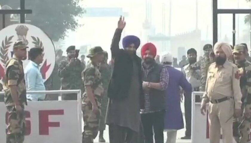 ਨਵਜੋਤ ਸਿੱਧੂ ਫਿਰ ਪਾਉਣ ਗਏ ਪਾਕਿਸਤਾਨ ਨੂੰ ਗਲਵੱਕੜੀ ! navjot sidhu in pakistan ਨਵਜੋਤ ਸਿੱਧੂ ਫਿਰ ਪਾਉਣ ਗਏ ਪਾਕਿਸਤਾਨ ਨੂੰ ਗਲਵੱਕੜੀ !