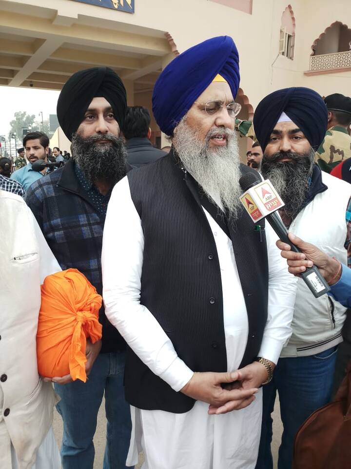 ਸ਼੍ਰੋਮਣੀ ਕਮੇਟੀ ਦੇ ਪ੍ਰਧਾਨ ਗੋਬਿੰਦ ਸਿੰਘ ਲੌਂਗੋਵਾਲ ਵੀ ਅੱਜ ਪਾਕਿਸਤਾਨ ਰਵਾਨਾ ਹੋ ਗਏ।