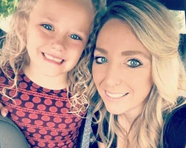 Mum's fury after airline worker name-shamed her daughter, Abcde ਇੱਕ ਕੁੜੀ ਜਿਦ੍ਹਾ ਨਾਂਅ ABCDE..!