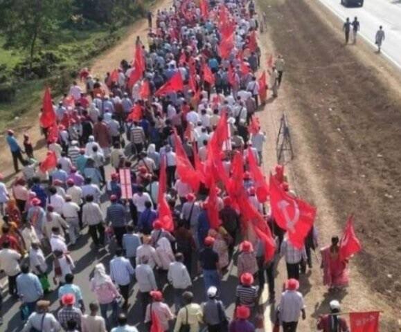 ਕਿਸਾਨਾਂ ਦੇ ਸੰਘਰਸ਼ ਨੂੰ ਵੱਡੇ ਲੀਡਰਾਂ ਤੇ ਸਿਆਸਤਦਾਨਾਂ ਦੇ ਨਾਲ-ਨਾਲ ਡਾਕਟਰਾਂ, ਵਕੀਲਾਂ, ਸਾਬਕਾ ਫ਼ੌਜੀਆਂ ਦੇ ਨਾਲ-ਨਾਲ ਵਿਦਿਆਰਥੀਆਂ ਤੇ ਆਮ ਲੋਕਾਂ ਦਾ ਸਾਥ ਵੀ ਮਿਲਿਆ। ਸਾਰੇ ਲੋਕ ਦਿੱਲੀ ਦੇ ਰਾਮਲੀਲਾ ਮੈਦਾਨ ਵਿੱਚ ਇਕੱਠੇ ਹੋ ਰਹੇ ਹਨ। 