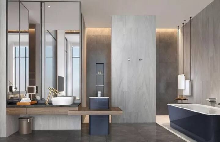 ਇਸ ਹੋਟਲ ਨੂੰ 2006 ਵਿੱਚ ਬਣਾਉਣਾ ਸ਼ੁਰੂ ਕੀਤਾ ਗਿਆ ਸੀ। ਮੰਨਿਆ ਗਿਆ ਸੀ ਕਿ ਇਹ 2010 ਵਿੱਚ ਇਸ ਦਾ ਉਦਘਾਟਨ ਹੋ ਜਾਏਗਾ ਪਰ ਇਸ ਨੂੰ ਬਣਾਉਣ ਲਈ ਕਾਫੀ ਚੁਣੌਤੀਆਂ ਦਾ ਸਾਹਮਣਾ ਕਰਨਾ ਪਿਆ ਜਿਸ ਕਰਕੇ ਇਸ ਨੂੰ ਬਣਾਉਣ ਵਿੱਚ ਕਾਫੀ ਸਮਾਂ ਲੱਗ ਗਿਆ।