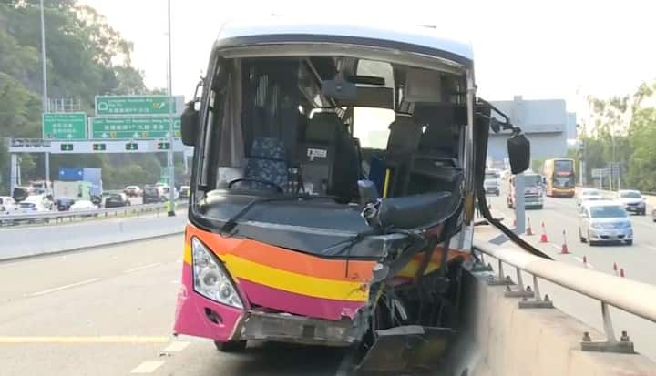 ਇਸ ਹਾਦਸੇ 'ਚ ਪੰਜ ਲੋਕਾਂ ਦੀ ਮੌਤ ਹੋ ਗਈ ਜਦਕਿ 32 ਦੇ ਕਰੀਬ ਜ਼ਖ਼ਮੀ ਹੋ ਗਏ।