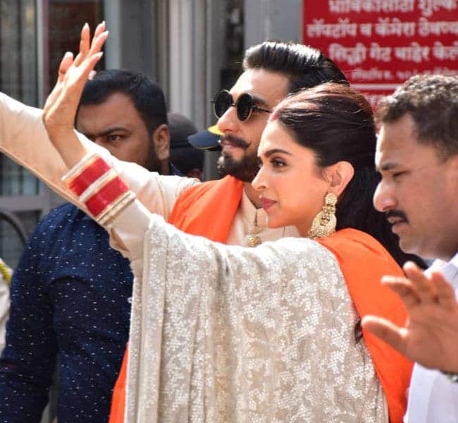 ਰਣਵੀਰ ਚੰਗੇ ਪਤੀ ਦੇ ਫਰਜ਼ ਹੁਣ ਤੋਂ ਹੀ ਨਿਭਾਅ ਰਹੇ ਹਨ। ਵਿਆਹ ਤੋਂ ਬਾਅਦ ਉਹ ਦੀਪਿਕਾ ਲਈ ਆਪਣੀ ਫਿਕਰ ਕੁਝ ਜ਼ਿਆਦਾ ਹੀ ਸ਼ੋਅ ਕਰ ਰਹੇ ਹਨ।