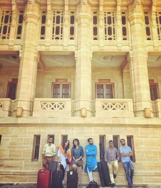 ਇਸ ਤੋਂ ਇਲਾਵਾ ਵੀ ਤਿੰਨਾਂ ਵਿਆਹਾਂ ਵਿੱਚ ਇੱਕ ਹੋਰ ਚੀਜ਼ ਕੌਮਨ ਹੈ, ਉਹ ਹੈ ਫੋਟੋਗ੍ਰਾਫਰ। ਤਿੰਨਾਂ ਸਿਤਾਰਿਆਂ ਦੇ ਵਿਆਹਾਂ ਨੂੰ ਕਵਰ ਕਰਨ ਲਈ ਜਿਨ੍ਹਾਂ ਫੋਟੋਗ੍ਰਾਫਰਾਂ ਦੀ ਟੀਮ ਨੂੰ ਬੁਲਾਇਆ ਗਿਆ, ਉਹ ਇੱਕ ਹੀ ਹੈ।