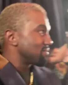 ਕਿਮ ਕਾਰਦਾਸ਼ੀਆ ਦਾ ਪਤੀ ਗਹਿਣੇ ਚੋਰੀ ਕਰਦੇ ਫੜਿਆ, ਤਸਵੀਰਾਂ ਵਾਇਰਲ