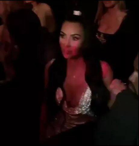 ਰੈਪਰ ਕਾਨਿਆ ਵੈਸਟ ਨੂੰ ਵਰਸਾਚੇ ਦੇ ਫੈਸਨ ਸ਼ੋਅ ‘ਚ ਈਅਰ ਰਿੰਗ ਦੀ ‘ਚੋਰੀ’ ਕਰਦੇ ਫੜਿਆ ਗਿਆ।