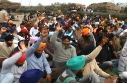 ਸਰਕਾਰ ਦੇ ਭਰੋਸੇ ਮਗਰੋਂ ਮੰਨੇ ਕਿਸਾਨ, ਧਰਨਾ ਖ਼ਤਮ