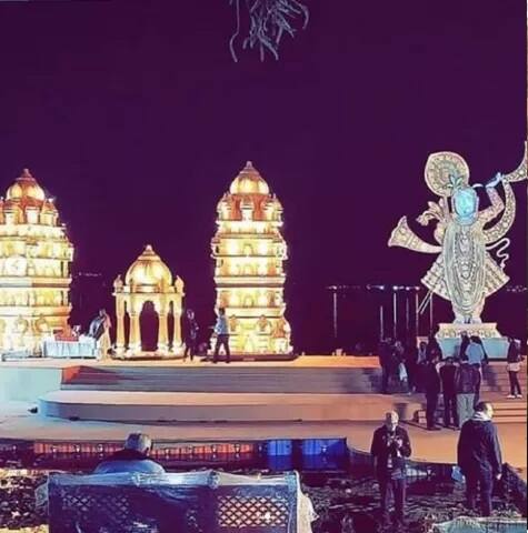 ਇਸ ਪ੍ਰੋਗਰਾਮ ਵਿੱਚ ਬਾਲੀਵੁੱਡ ਸਿਤਾਰਿਆਂ ਤੇ ਵੈਨਿਊ ਦੀਆਂ ਕਾਫੀ ਤਸਵੀਰਾਂ ਸਾਹਮਣੇ ਆਈਆਂ ਹਨ।