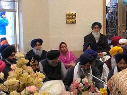 ਅਕਾਲੀ ਦਲ ਵੱਲੋਂ ਰਖਵਾਏ ਪਾਠ ਦਾ ਪਿਆ ਭੋਗ, ਬਾਦਲ ਨੇ ਹੱਥ ਜੋੜ ਸੰਗਤ ਤੋਂ ਮੰਗੀ ਮਾਫੀ   