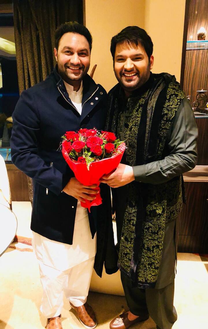 ਕਪਿਲ ਸ਼ਰਮਾ 12 ਦਸੰਬਰ ਨੂੰ ਆਪਣੀ ਮੰਗੇਤਰ ਗਿੰਨੀ ਚਤੁਰਥ ਨਾਲ ਵਿਆਹ ਕਰ ਜਾ ਰਹੇ ਹਨ। ਵਿਆਹ ਤੋਂ ਪਹਿਲਾਂ ਹੋਏ ਸਮਾਗਮਾਂ ਦੀਆਂ ਕੁਝ ਖਾਸ ਤਸਵੀਰਾਂ ਤੁਸੀਂ ਅੱਗੇ ਦੇਖ ਸਕਦੇ ਹੋ।