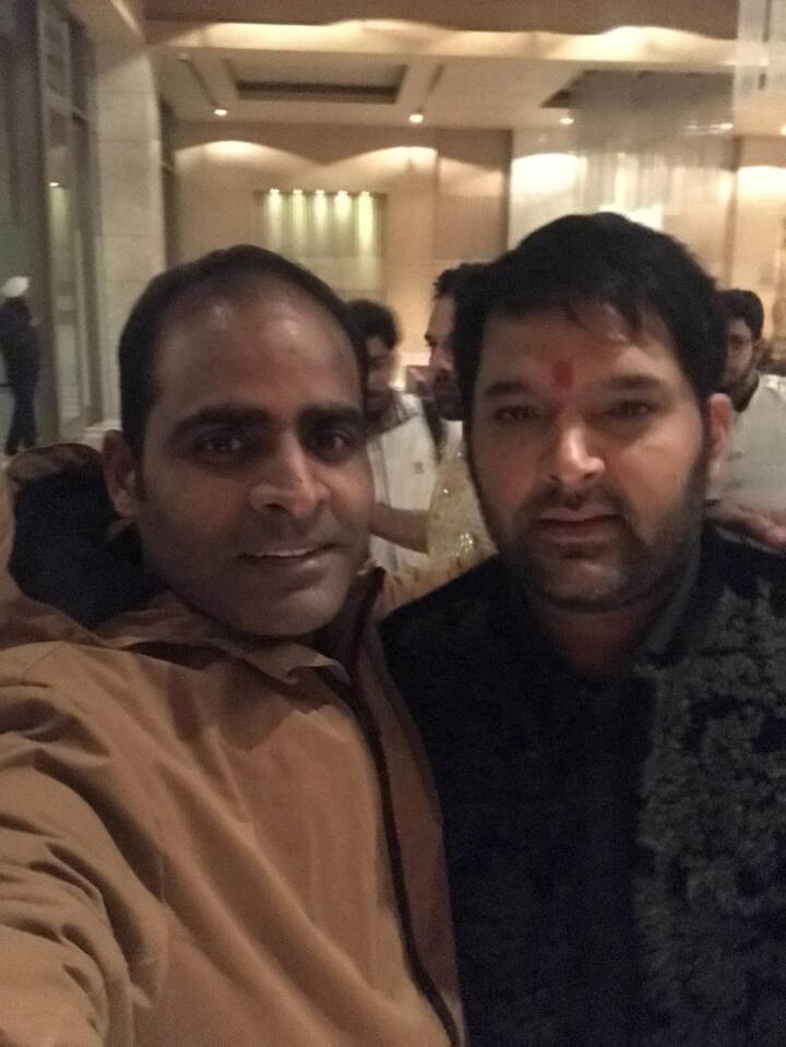 ਕਪਿਲ ਅਤੇ ਗਿੰਨੀ ਦੇ ਵਿਆਹ `ਚ ਬੇਹੱਦ ਘੱਟ ਸਮਾਂ ਰਹੀ ਗਿਆ ਹੈ। ਇਸ ਲਈ ਕਪਿਲ ਦੇ ਘਰ ਵਧਾਈ ਦੇਣ ਵਾਲਿਆਂ ਦਾ ਇਕੱਠ ਹੋਇਆ-ਹੋਇਆ ਹੈ। ਵਿਆਹ ਦੀਆਂ ਰਸਮਾਂ ਸ਼ੁਰੂ ਹੋ ਚੁੱਕਿਆ ਹਨ। ਬੀਤੀ ਰਾਤ ਹੋਈ ਮਹਿੰਦੀ ਦੀ ਰਸਮ ਤੋਂ ਬਾਅਦ ਹੁਣ ਅਸੀਂ ਤੁਹਾਡੇ ਲਈ ਕੁਝ ਹੋਰ ਤਸਵੀਰਾਂ ਲੈ ਕੇ ਆਏ ਹਾਂ।