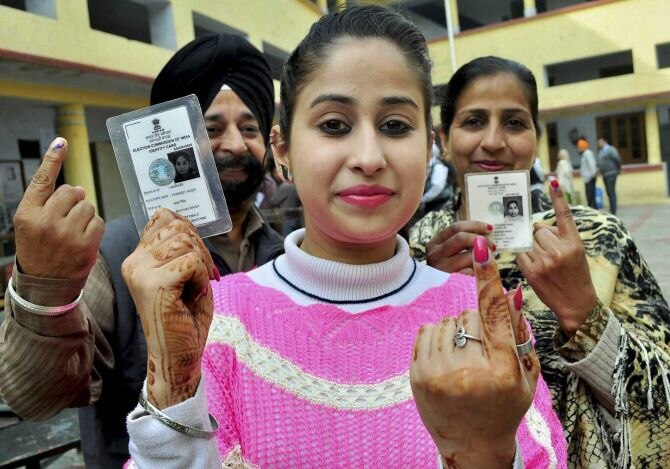 Panchayat Elections- poll percentage of districts of Punjab till afternoon 12 pm  #PanchayatElectionsPunjab ਦੁਪਹਿਰ ਤਕ ਪੰਚਾਇਤੀ ਚੋਣਾਂ ਦਾ ਮਾਹੌਲ ਠੰਢਾ, ਪਰ ਤਣਾਅ ਭਰਪੂਰ