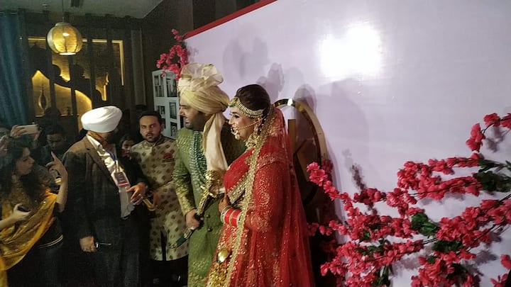 ਦੋਨਾਂ ਦੇ ਵਿਆਹ ਦੀਆਂ ਤਿਆਰੀਆਂ ਕਈ ਮਹੀਨਿਆਂ ਤੋਂ ਚਲ ਰਹੀਆਂ ਸੀ। ਕਪਿਲ ਆਪਣੇ ਫੈਨਸ ਨੂੰ ਇਸ ਬਾਰੇ ਸੋਸ਼ਲ ਮੀਡੀਆ ਰਾਹੀਂ ਪੂਰੀ ਜਾਣਕਾਰੀ ਦਿੰਦੇ ਰਹੇ ਹਨ।