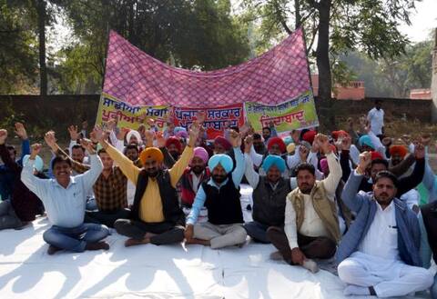 ਪੰਜਾਬ ਭਰ ਦੇ ਪਟਵਾਰੀਆਂ ਨੇ ਵਿੱਢਿਆ ਸੰਘਰਸ਼, ਨਹੀਂ ਹੋਏਗਾ ਕੋਈ ਕੰਮ ਪੰਜਾਬ ਭਰ ਦੇ ਪਟਵਾਰੀਆਂ ਨੇ ਵਿੱਢਿਆ ਸੰਘਰਸ਼, ਨਹੀਂ ਹੋਏਗਾ ਕੋਈ ਕੰਮ