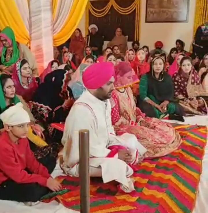 ਹਿੰਦੂ ਰੀਤੀ ਰਿਵਾਜ ਨਾਲ ਵਿਆਹ ਕਰਨ ਤੋਂ ਬਾਅਦ ਹੁਣ ਕਪਿਲ ਤੇ ਗਿੰਨੀ ਨੇ ਸਿੱਖ ਰਹੁ-ਰੀਤਾਂ ਮੁਤਾਬਕ ਵਿਆਹ ਕਰਵਾ ਲਿਆ ਹੈ।