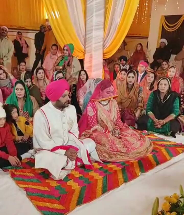 ਕਪਿਲ ਦੀ ਪਤਨੀ ਗਿੰਨੀ ਸਿੱਖ ਪਰਿਵਾਰ ਨਾਲ ਸਬੰਧਤ ਹੈ ਅਤੇ ਇਸ ਲਈ ਉਨ੍ਹਾਂ ਦੋਵੇਂ ਧਰਮਿਕ ਰਸਮਾਂ ਮੁਤਾਬਕ ਵਿਆਹ ਕੀਤੇ ਹਨ।